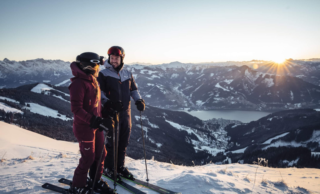 Skiërs boven Zell am See